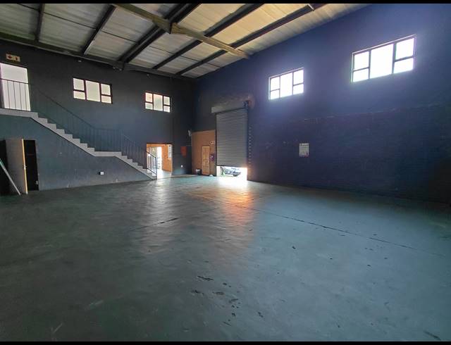 186M² WAREHOUSE TO LET IN CLAYVILLE